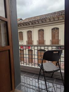Suite Colonial Moderna con Balcón