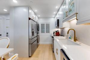 TOPSL Beach Manor 1103