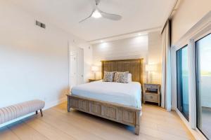 TOPSL Beach Manor 1103
