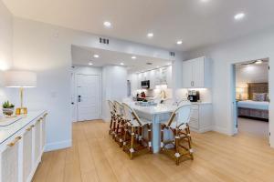 TOPSL Beach Manor 1103