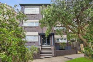 3 Bedrooms - Beaches, CBD, Parks & Metro