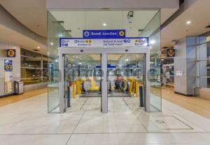 3 Bedrooms - Beaches, CBD, Parks & Metro