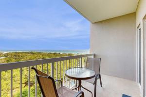 Studio with Balcony Pool Hot Tub and Tennis