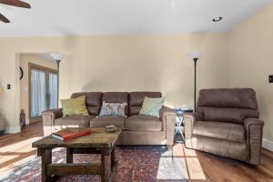 Private Acre with BBQ Patio 5min to Healdsburg Plaza