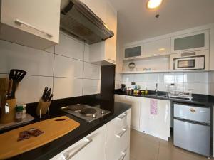 Bright & Cozy Studio w Rooftop Pool Near Clark