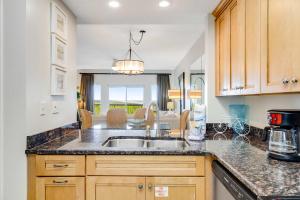 2BR Gulf View Condo with Pools and Beach Tram