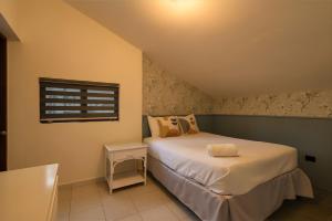 Roy Arias Suites & Residences