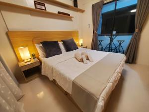 The Coastal Luxe Suite