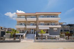 OASIS luxury apartments and rooms nikiti