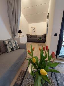 Gallery LUX Loft 75 m2, 2 Baths, 2 Mins to Sea