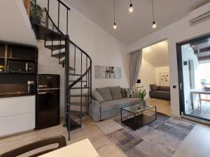 Gallery LUX Loft 75 m2, 2 Baths, 2 Mins to Sea