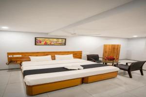 FabHotel Vaishnavi Classic