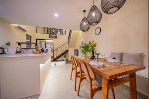 2BR villa w- pool & beach access - Villa Coco Cemagi 4 by TROPICALLY
