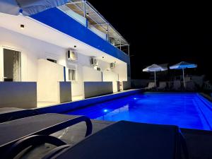 Full Moon Apartments