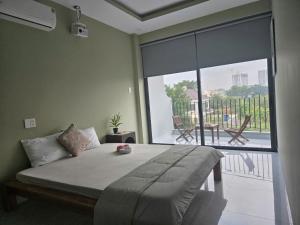 Bốngs Homesray and café