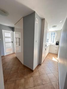 Warsaw Center 3BR Apartment Grzybowska by JET