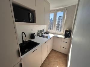 Warsaw Center 3BR Apartment Grzybowska by JET