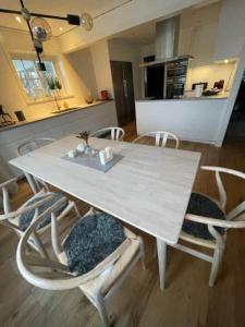 Spacious summer house with outdoor seating area, close to the sea & nature!