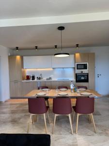 Appartement vue mer panoramique Piscine 14m, 3 ch proche centre Propriano
