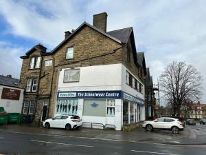 Mary Page Suite Your Home in the Heart of Town 3-Bed Parking