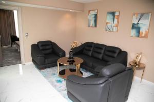 2h HOTEL