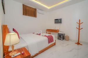 Okas Guesthouse 2 Canggu x Batu Bolong
