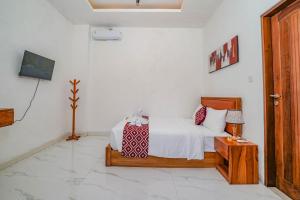 Okas Guesthouse 2 Canggu x Batu Bolong