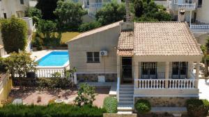 Villa Rosa Leona