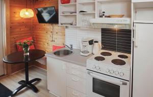 Beautiful Apartment In Farsø