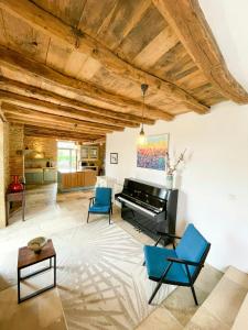 Stone Farmhouse In The Lot