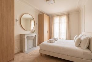 Superbe 2BR Montaigne Champs Elysees 2