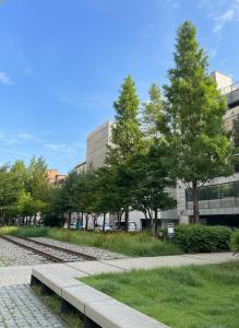 Hongdae New 3BR 2Bath Large Family Apt I Elevator I Park View I Spacious 101m2