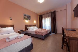 Old Nikitis Hotel