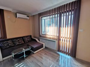 Spacious 4-Room Flat in Center - Sleeps 6 - Walk Everywhere