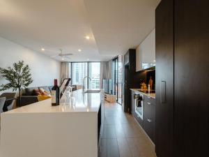 Lux 20th floor 2br 2bath, Infinity Pool, Gym, Wifi