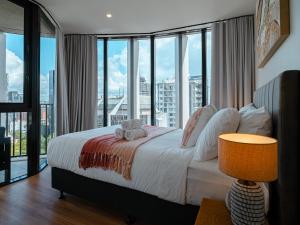 Lux 20th floor 2br 2bath, Infinity Pool, Gym, Wifi