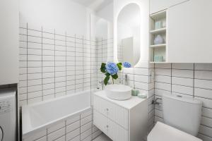 New Metropolis 2-Bedroom Suite 900m to Central Station with Air-conditioning