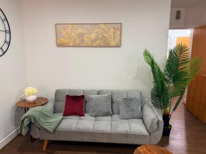 One Bed Cozy Apt In Birmingham city Centre Mailbox