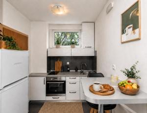 Side by Side Apartments