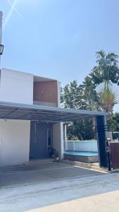 Boonruen Pool Villa