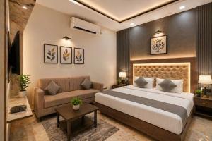 Hotel Season Couple friendly Rooms Best Hotel Pitampura metro station