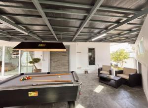 2 Bedroom Pool Villa With 8Ball & Darts!