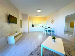 Lux in LaMer - First line With Swimming pool - Sea view