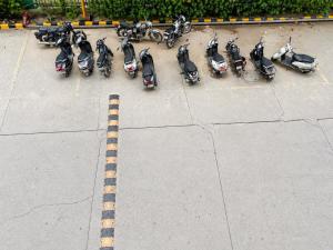 Family Friendly 2BHK - A1 Homestay At Crossings Republic