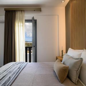Pennys House New Luxe Jacuzzi Villa 400m from Sea