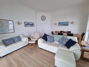 11 Thurlestone Rock