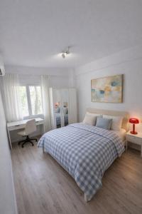 Bright 3BR Apartment with Terrace in Madrid Rio