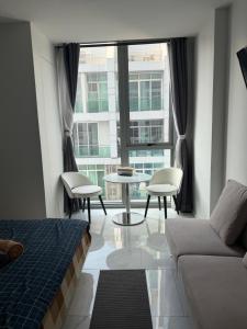 Hyde Sukumvit 11 bankok by SB SUITES