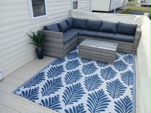 Seascape - caravan next to Fantasy Island Ingoldmells, 2 dogs max - East Coast Holidays