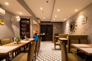 Bluestone Nehru Place by The Cosy Hotels